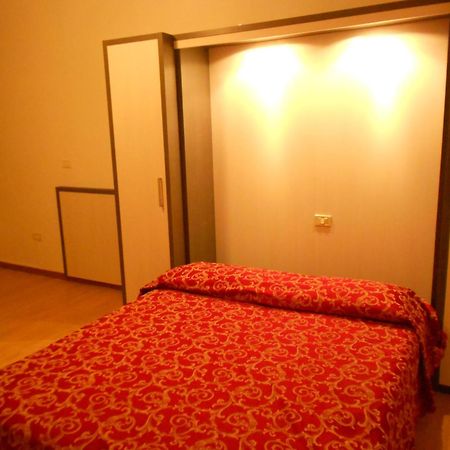 Hotel Ottavia Римини Экстерьер фото