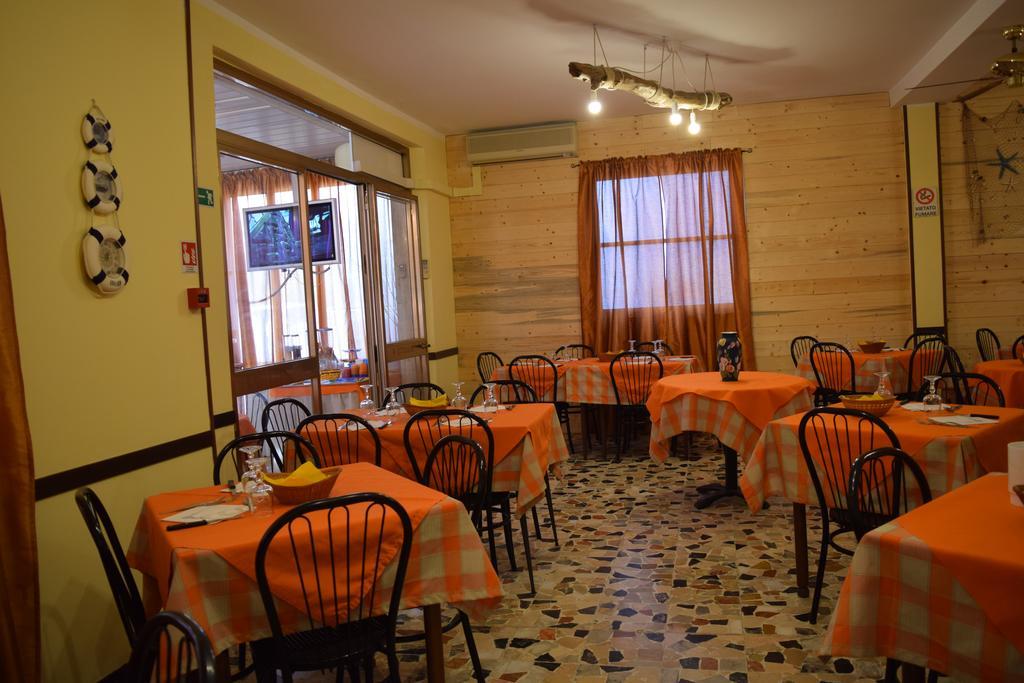 Hotel Ottavia Римини Экстерьер фото