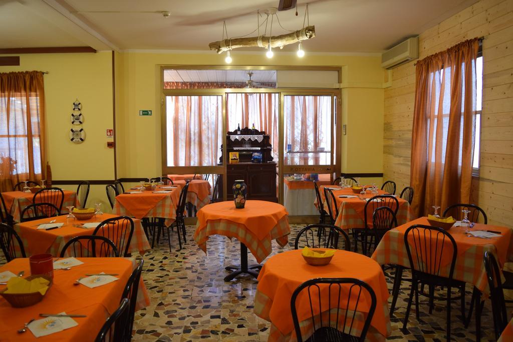 Hotel Ottavia Римини Экстерьер фото
