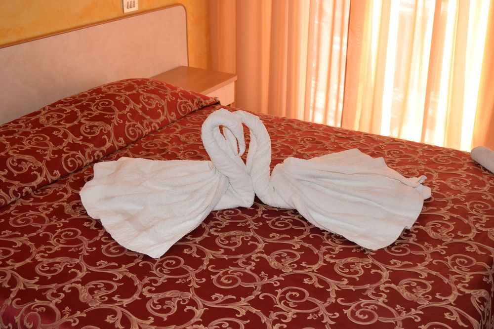 Hotel Ottavia Римини Экстерьер фото
