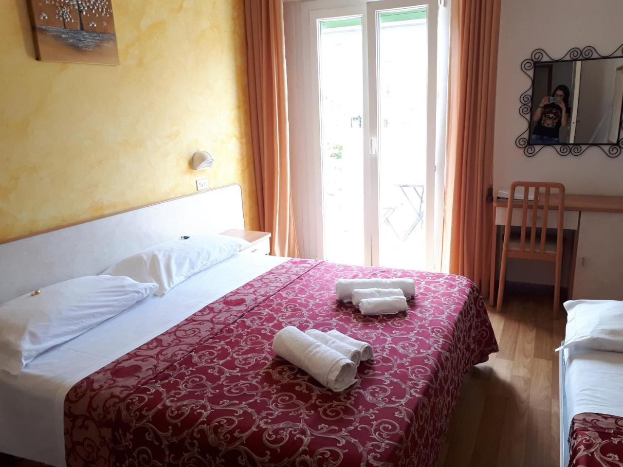 Hotel Ottavia Римини Экстерьер фото